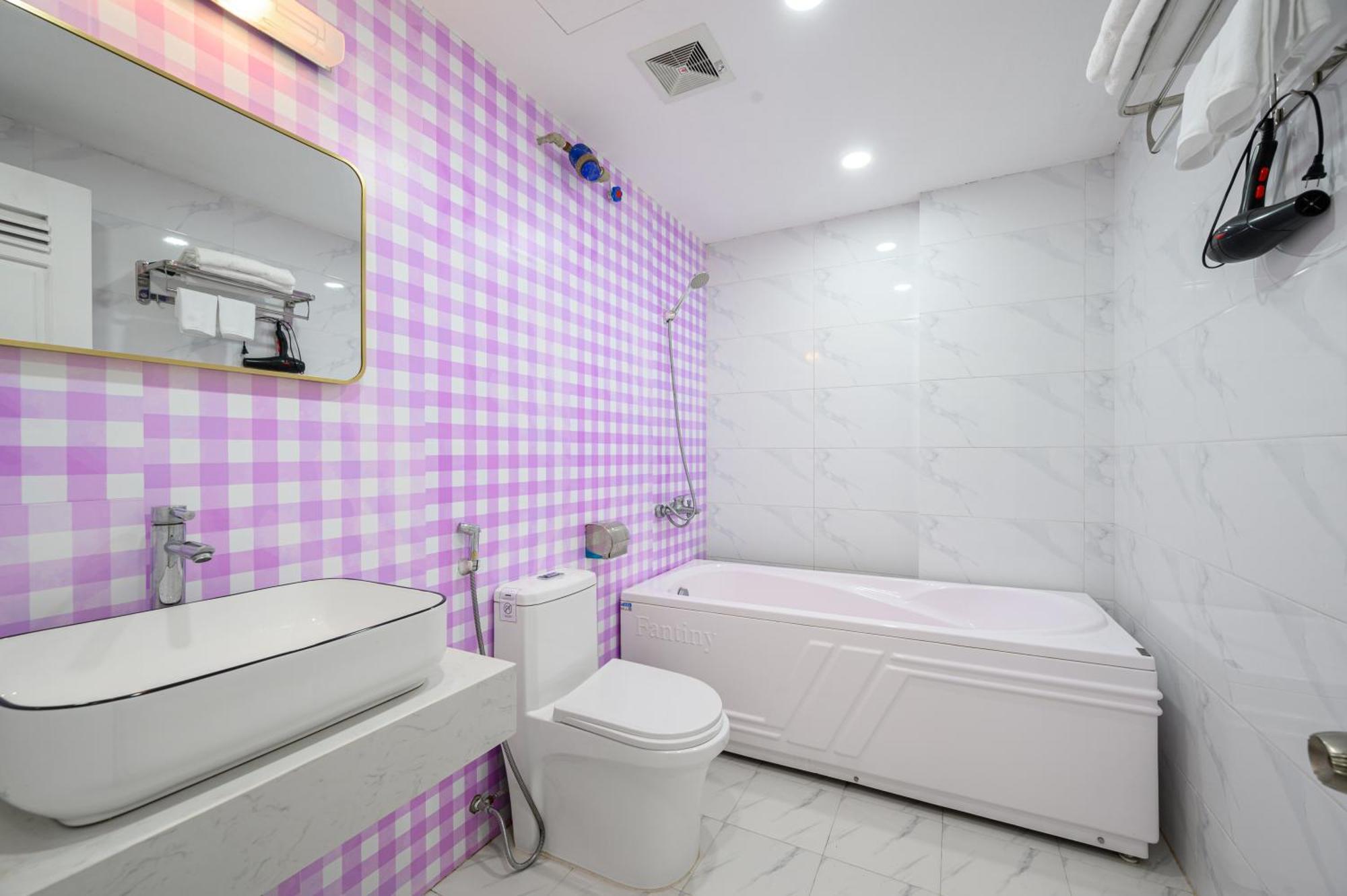 Luxe Paradise Residence 76 To Ngoc Van Hanoi Esterno foto