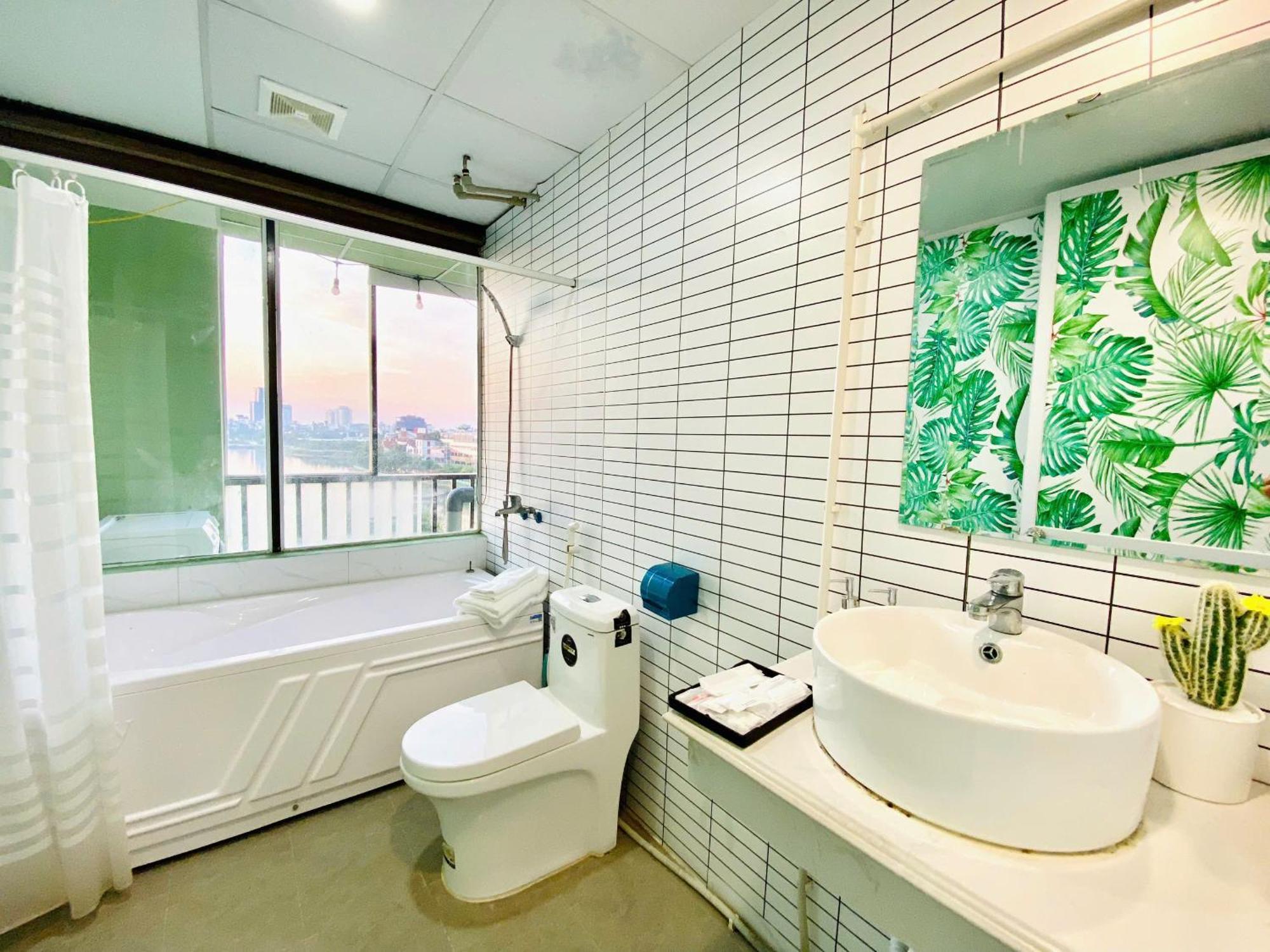 Luxe Paradise Residence 76 To Ngoc Van Hanoi Esterno foto